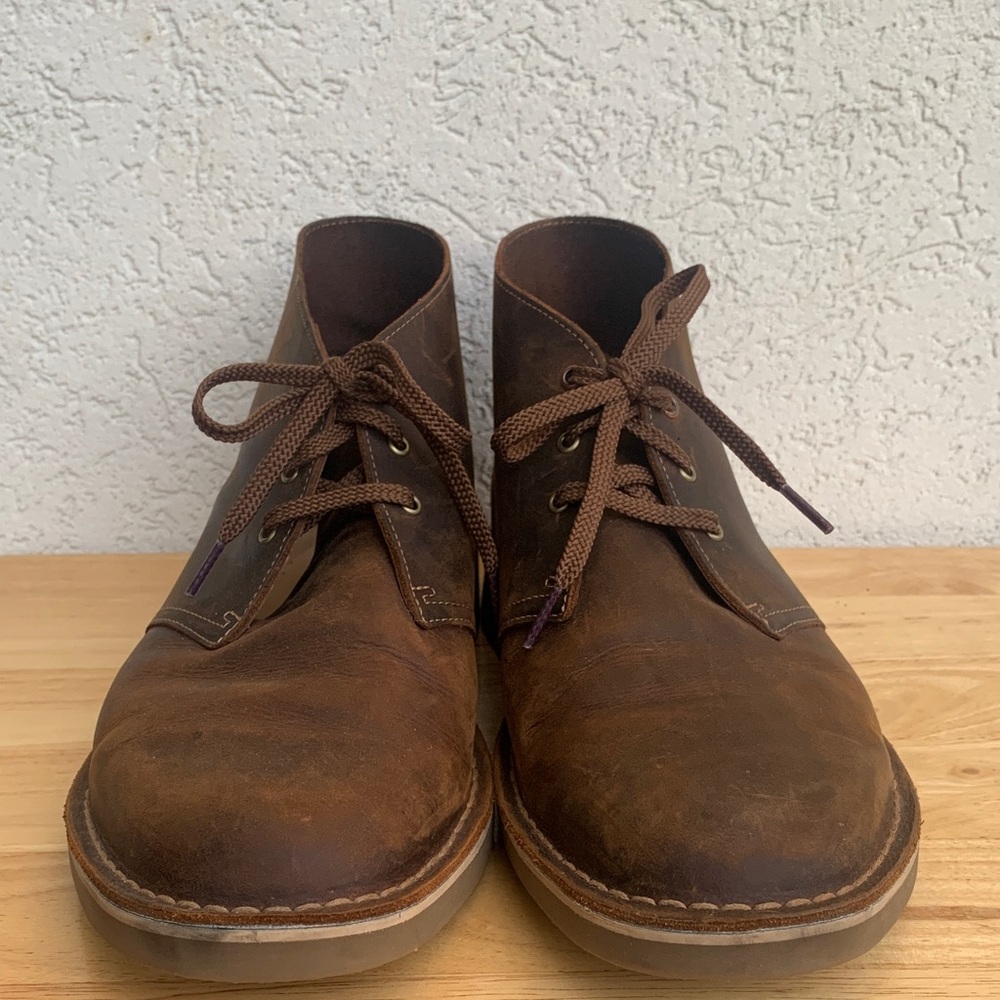 Clark’s Brown Leather Chukka shoes boots. Lace up